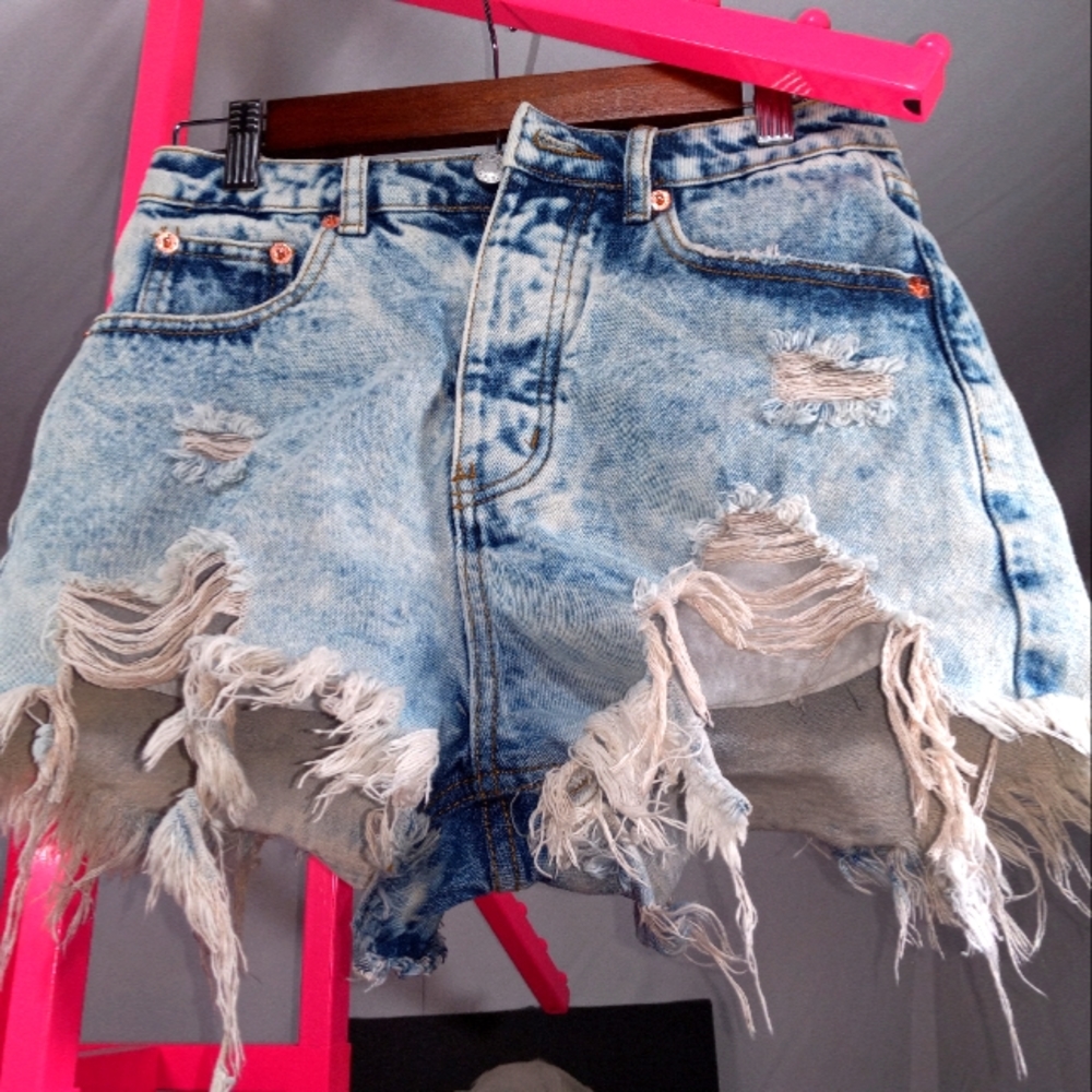 Cutoff Jean shorts
